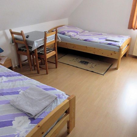 Charmantes Apartment In Mittelfeld ฮันโนเวอร์ ภายนอก รูปภาพ