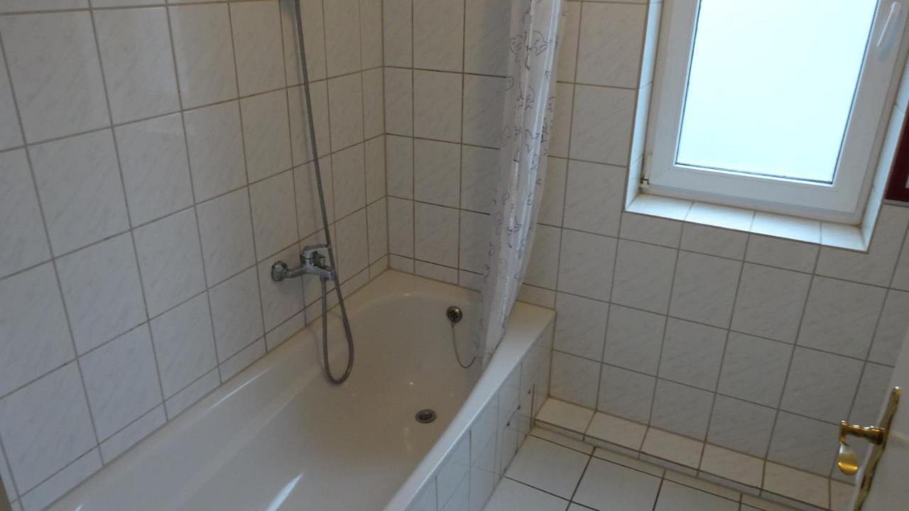 Charmantes Apartment In Mittelfeld ฮันโนเวอร์ ภายนอก รูปภาพ